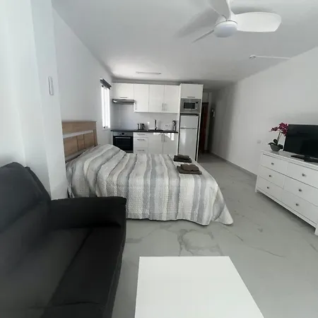 Σπίτι διακοπών With Heated Pool Near Sandy - Costa Adeje *